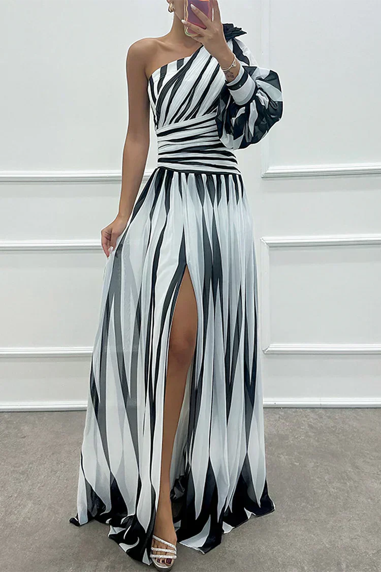 Shiloh | Élégante robe longue à rayures avec une épaule