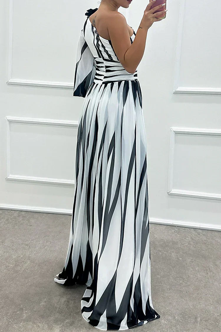 Shiloh | Élégante robe longue à rayures avec une épaule