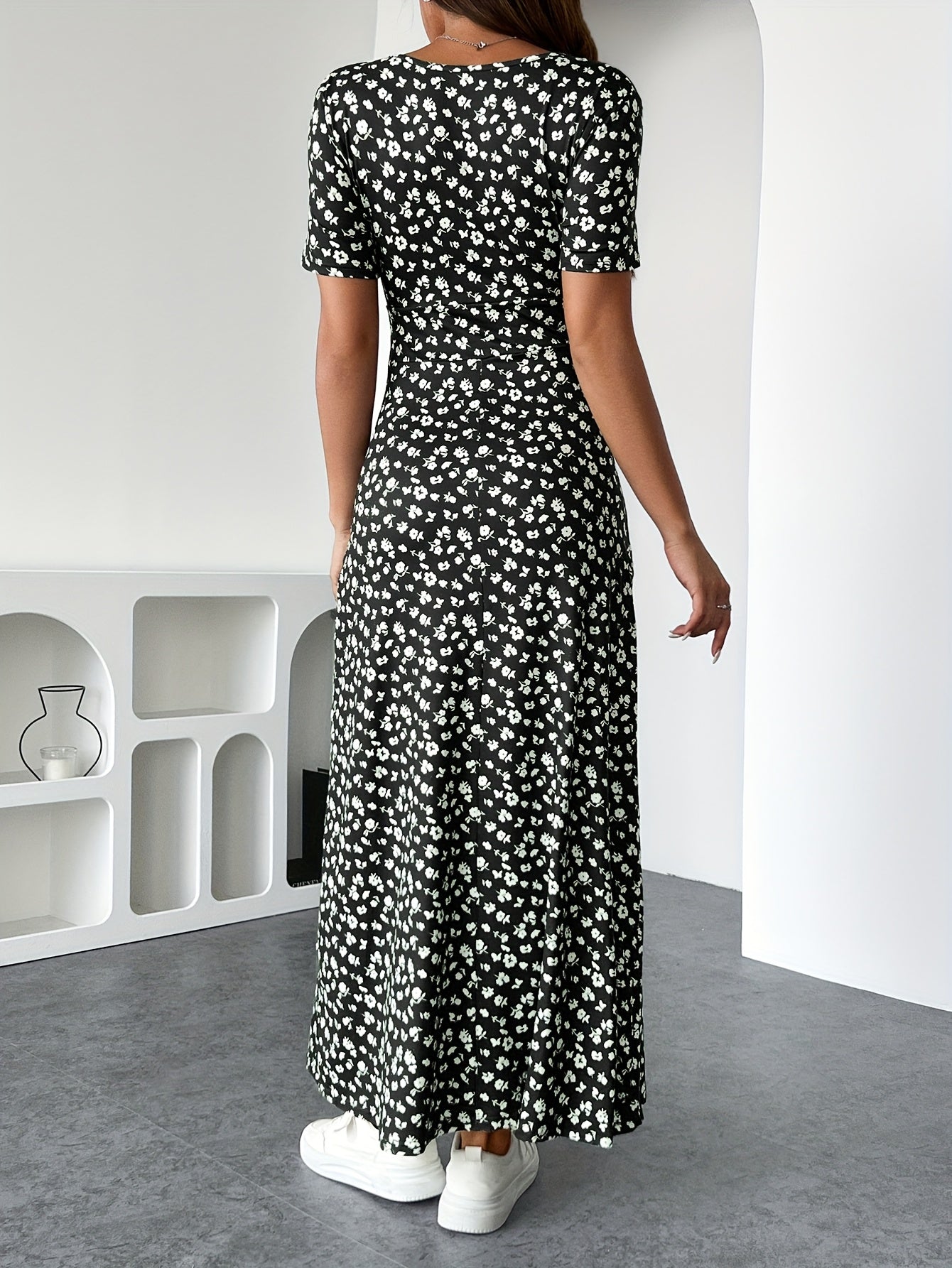 Ninon | Robe Longue Florale à Manches Courtes