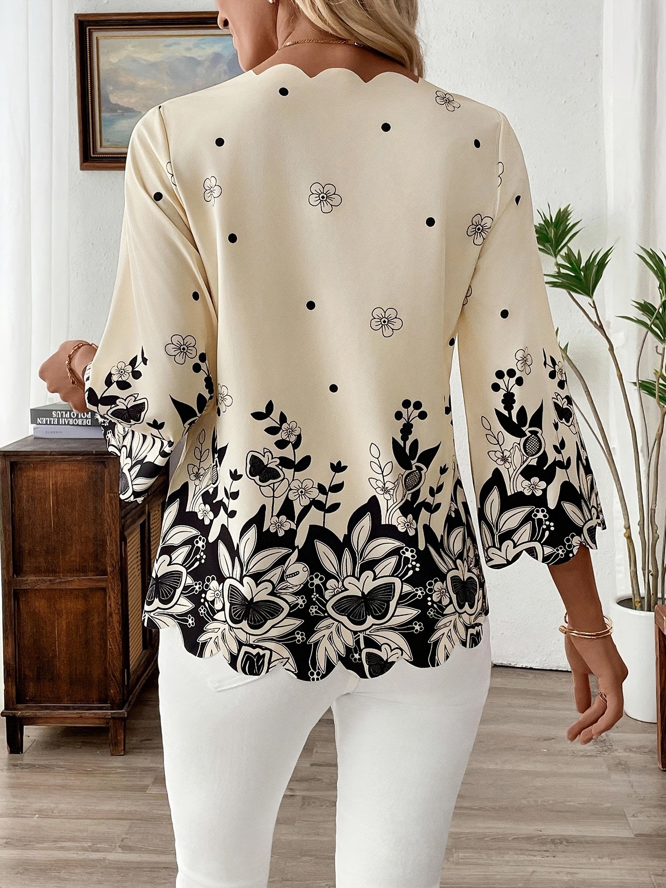 Énora | Chemise Brodée à Col V